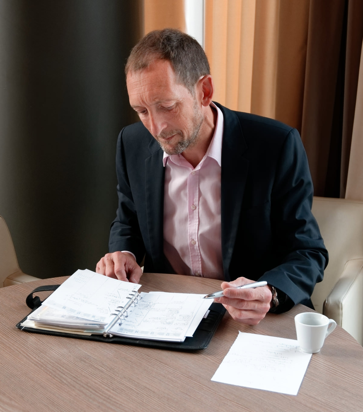 Grégoire Larroque sur un document